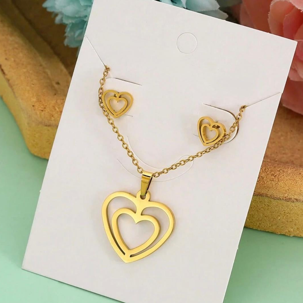 Set De Collar Y Zarcillos Con Corazones Centrados