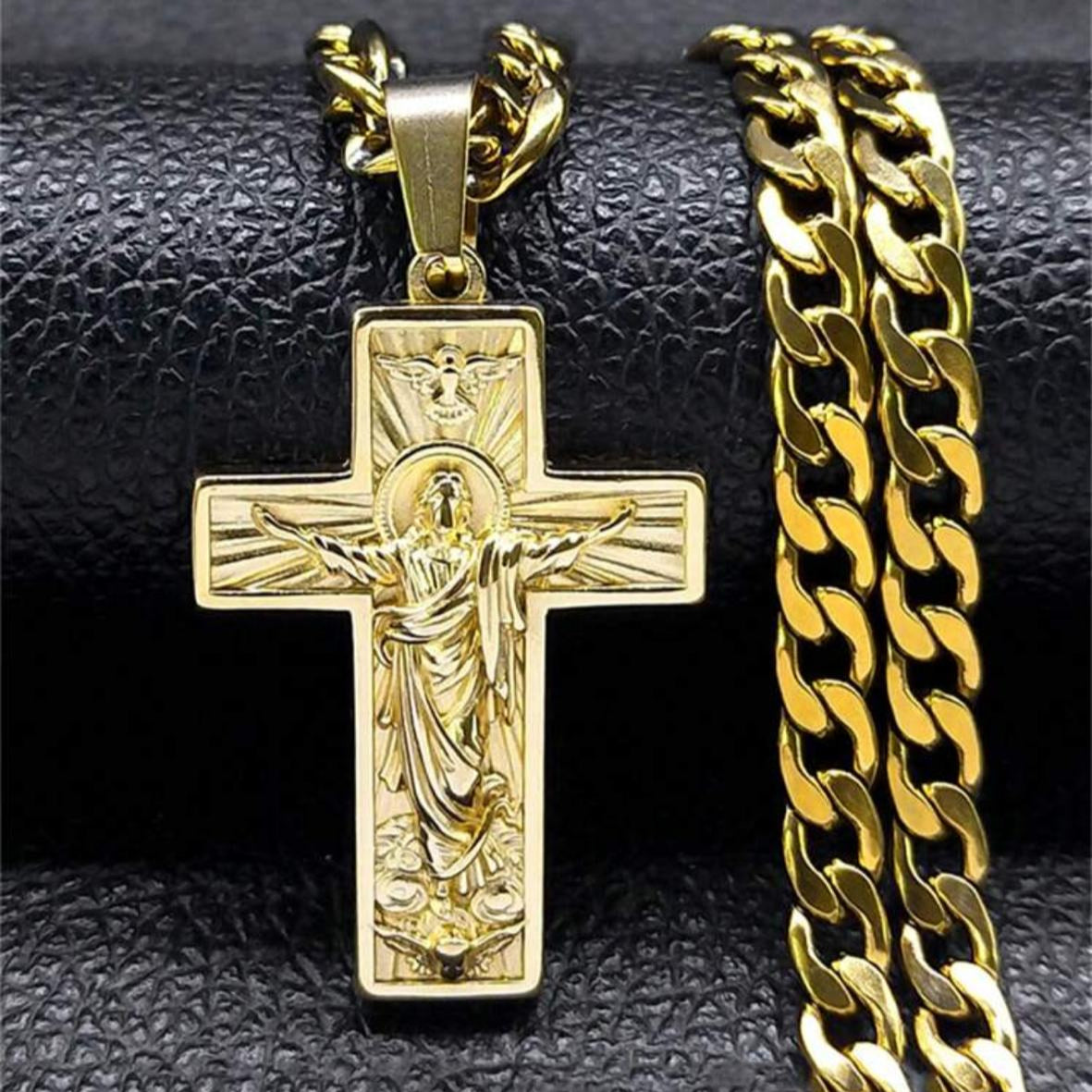 Collar con Crucifijo Dorado con Jesús