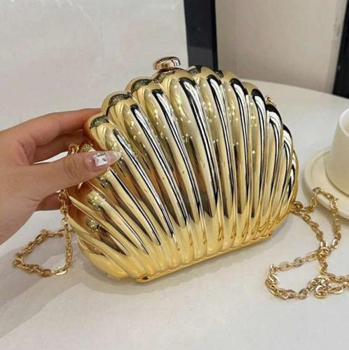 Cartera Elegante Tipo Clutch en Forma de Concha Dorado Brillante