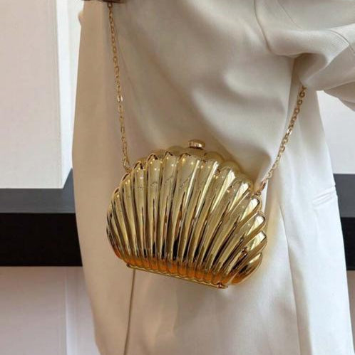 Cartera Elegante Tipo Clutch en Forma de Concha Dorado Brillante