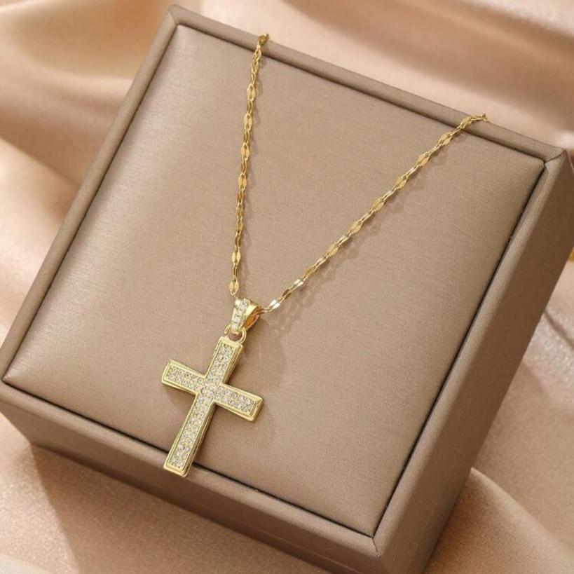 Collar De Crucifijo Con Diamantes