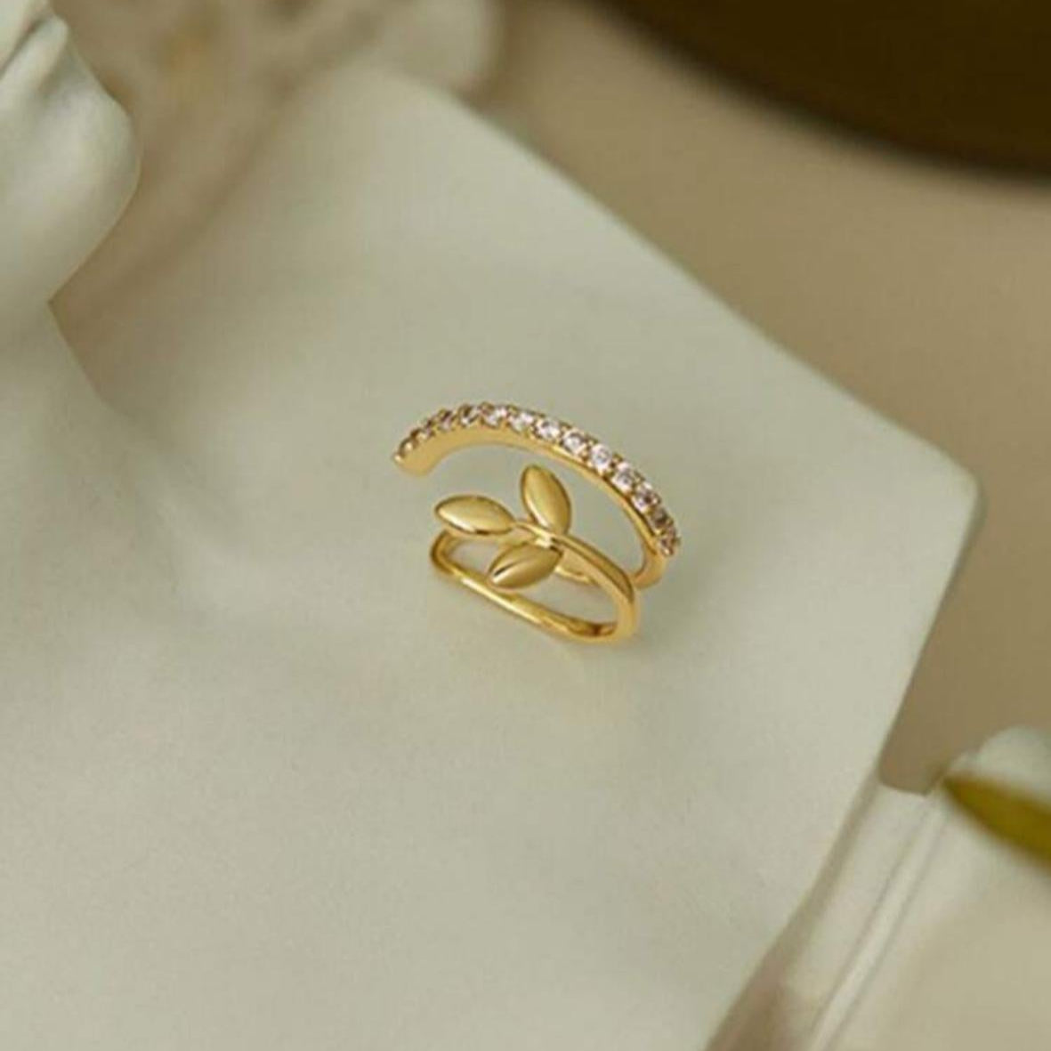 Cuff de Oreja con Laurel y Diamantes