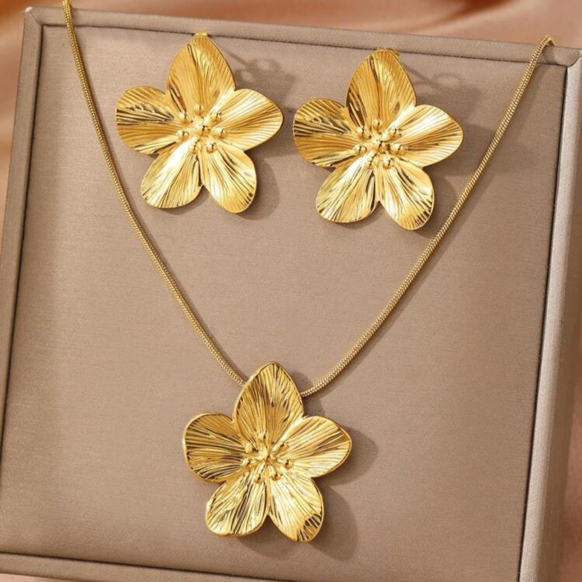 Set de Collar y Zarcillos de Flores