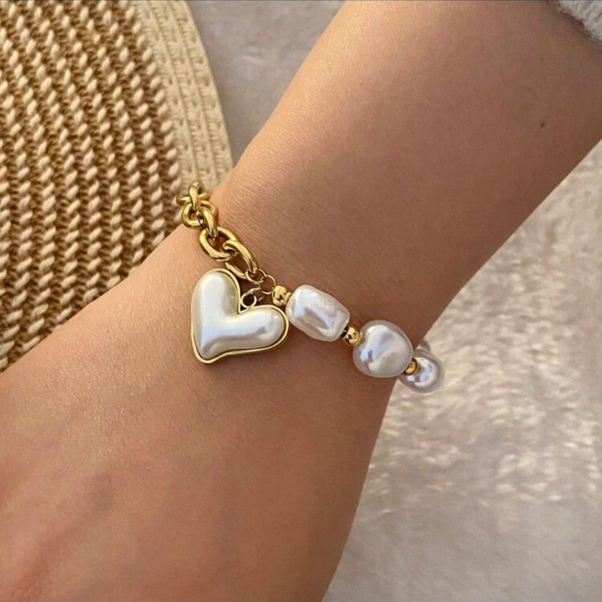 Pulsera con Perlas y Corazón Perlado