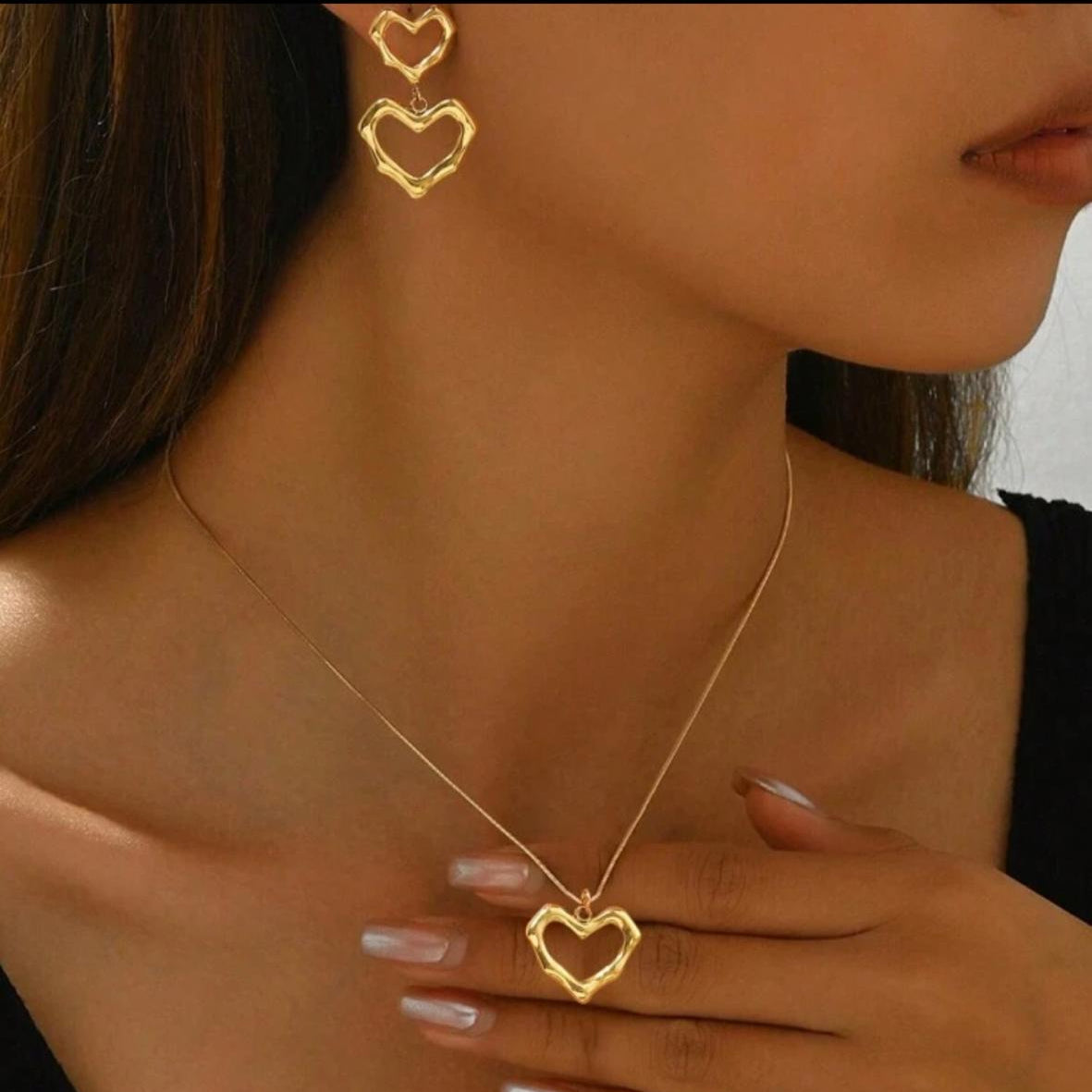 Set De Collar Y Zarcillos Con Corazones Colgantes