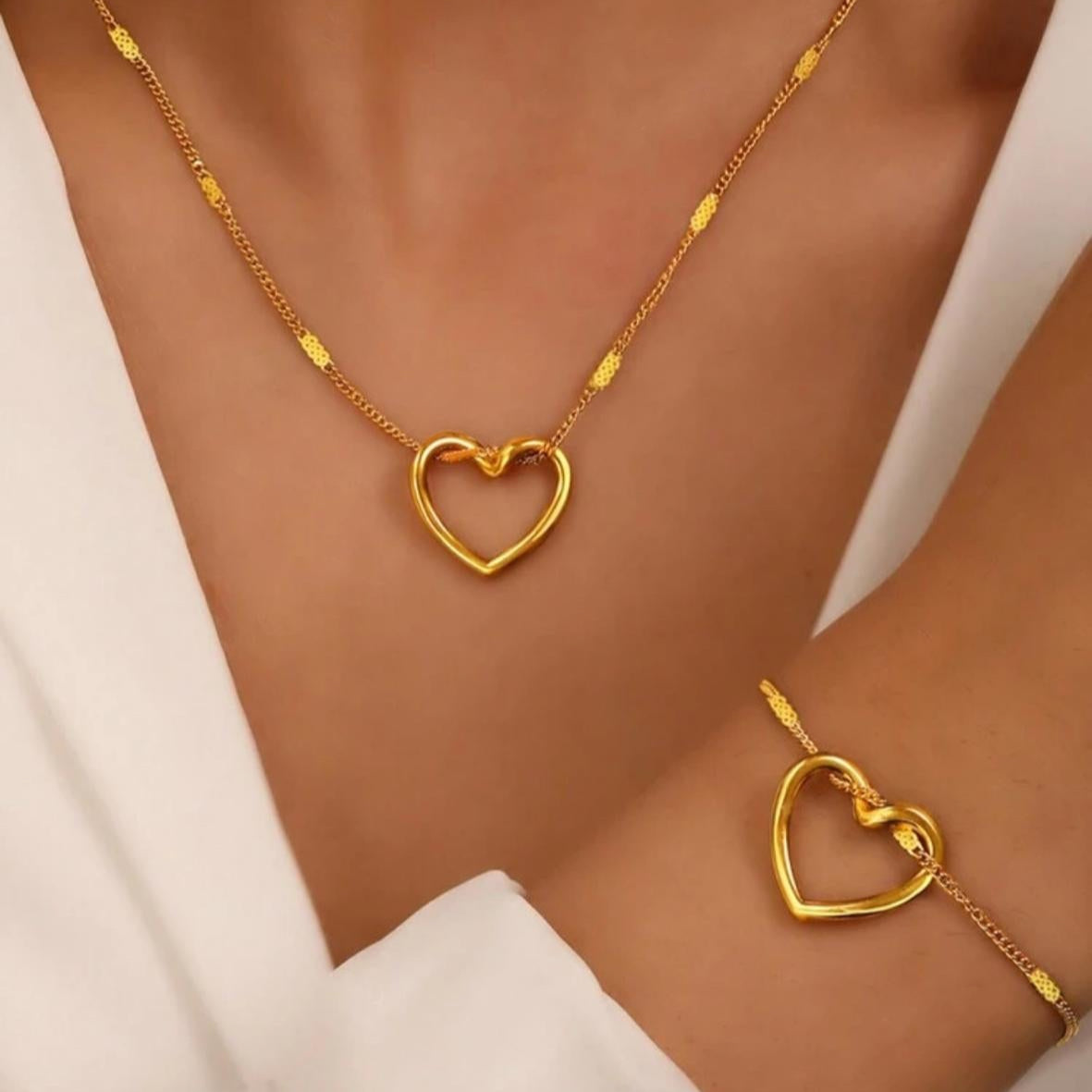 Set de Collar y Pulsera con Corazón Entrelazado