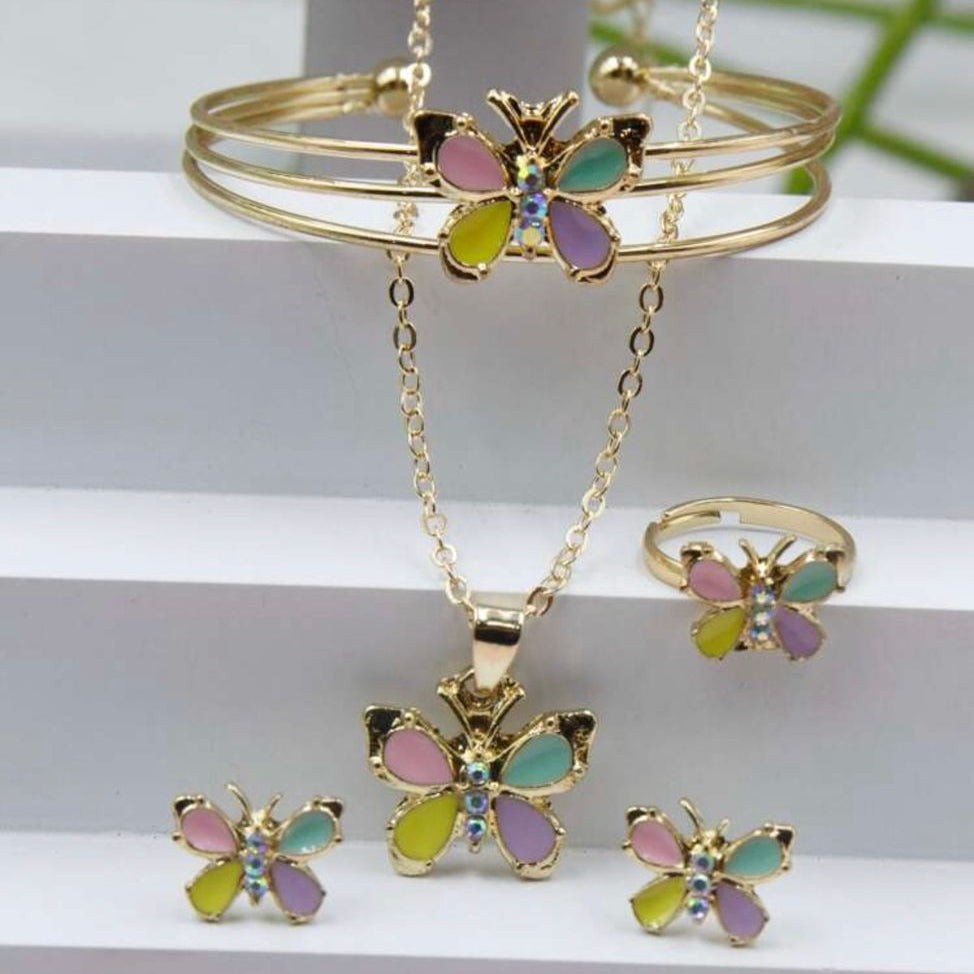 Set De Collar, Pendientes, Pulsera Y Anillo De Mariposa De Colores