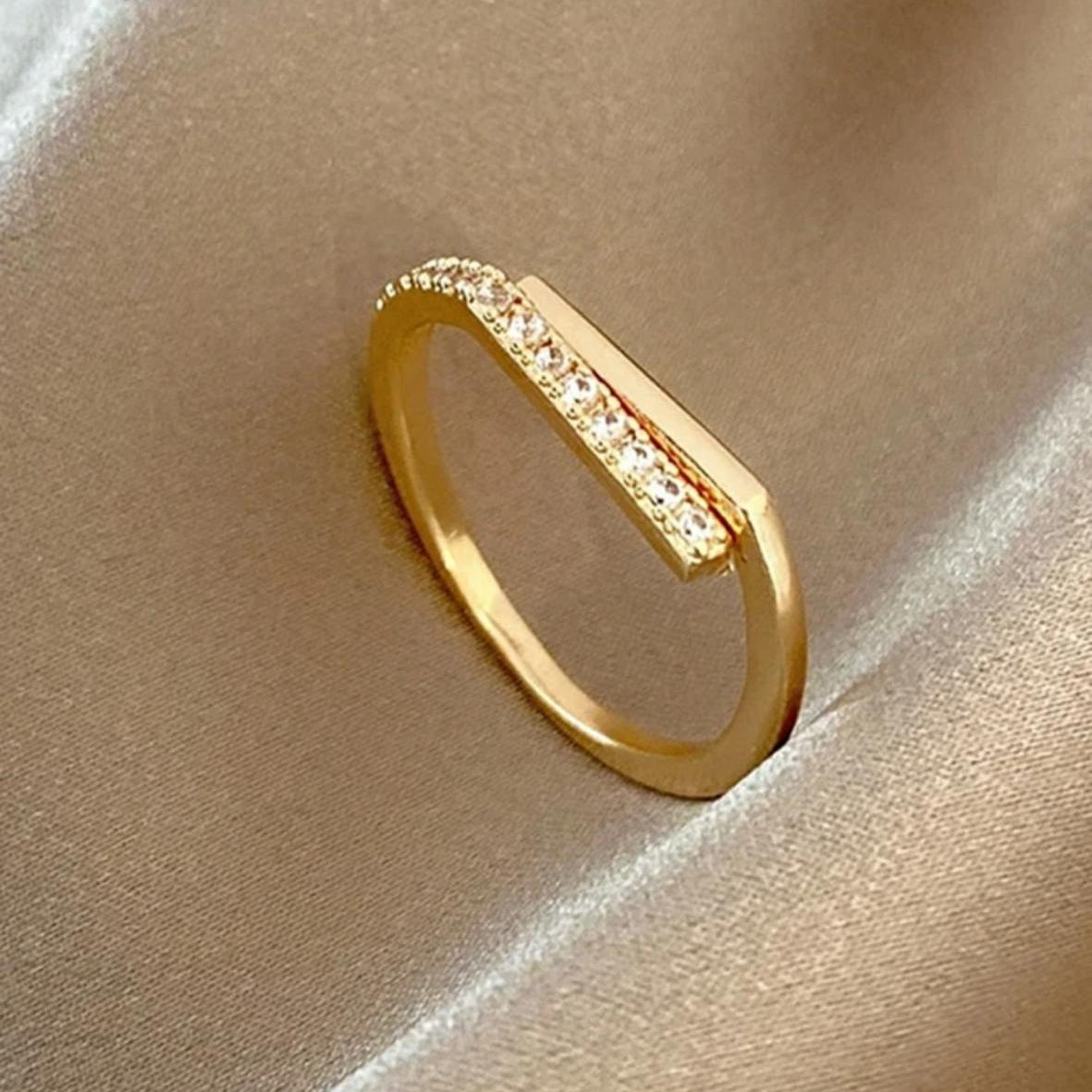 Anillo Tipo Rombo Con Diamantes
