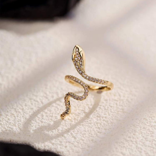 Anillo de Serpiente con Diamantes