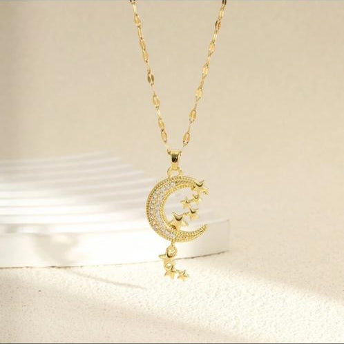 Collar de Luna y Varias Estrellas