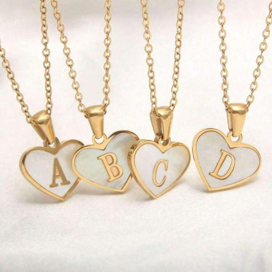 Collar de Corazón Dorado Nacarado con Letra De Tu Preferencia
