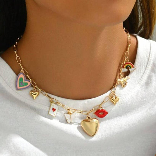 Collar Con Dijes De Corazones, Labios, Mariposa, Caballo, Carta Y Arcoíris