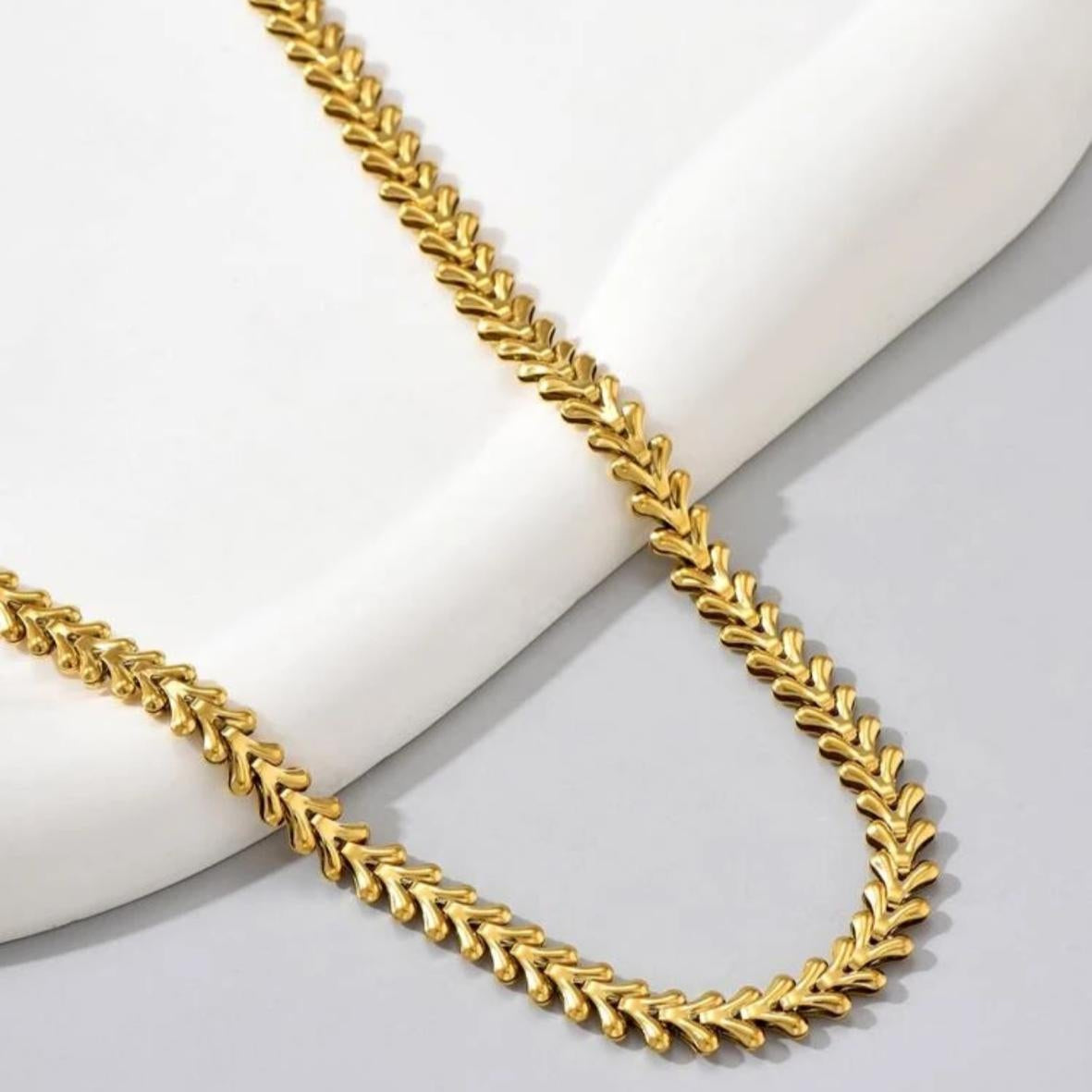 Collar Tipo Gargantilla Brote de Corazones