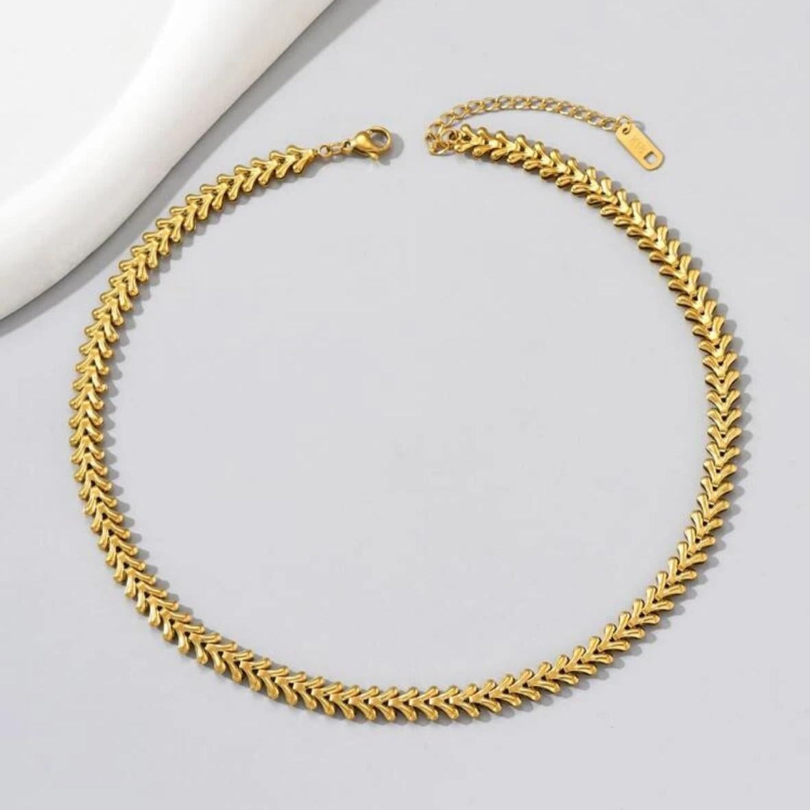 Collar Tipo Gargantilla Brote de Corazones