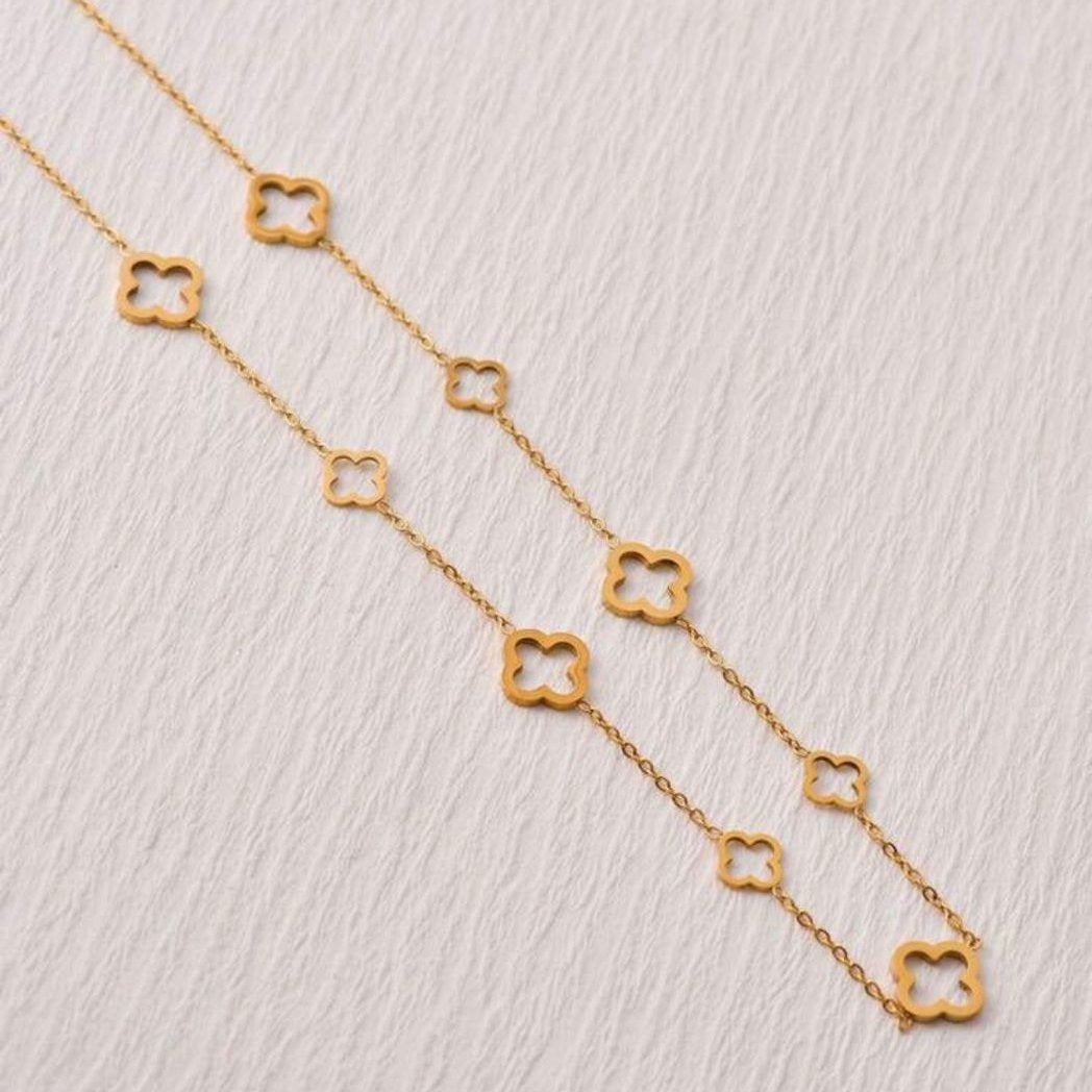 Collar con Muchos Tréboles de 4 Hojas