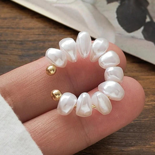 Cuff de Oreja de Perlas Blancas Grandes
