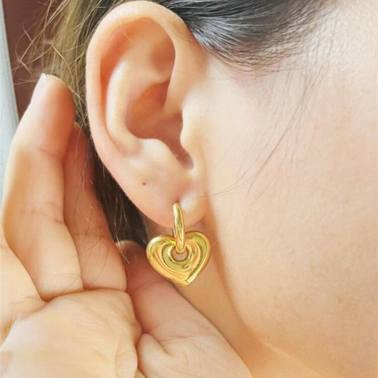 Pendientes de Aro con Corazón Dorado