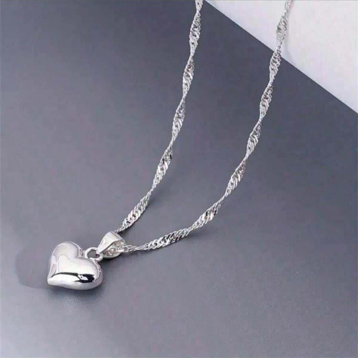 Collar de Corazón Plateado