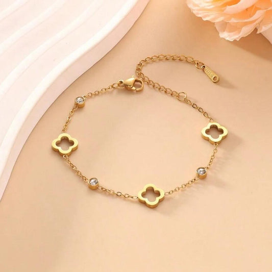 Pulsera Dorada Con 3 Tréboles De 4 Hojas Y 3 Diamantes