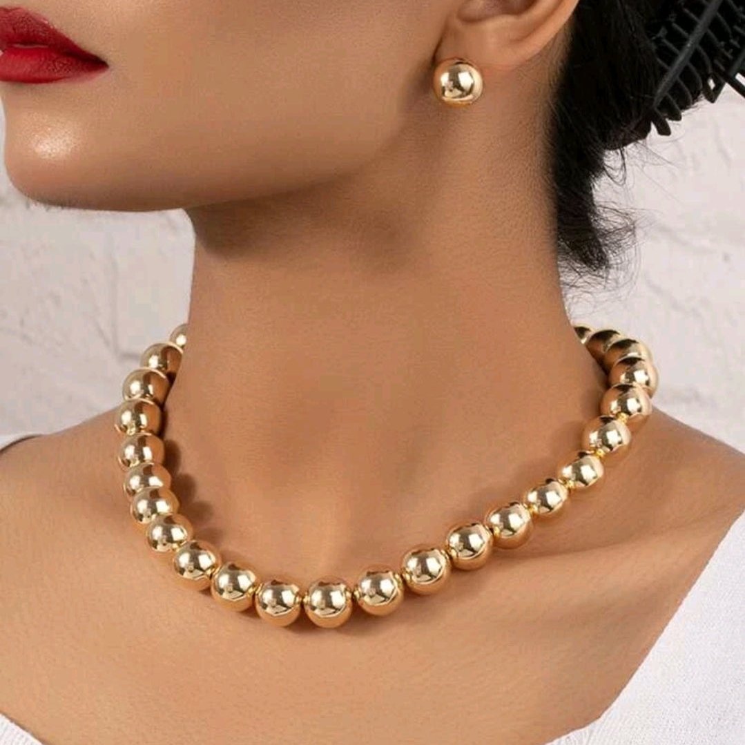 Set De Collar Y Pendiente Con Cuentas Doradas